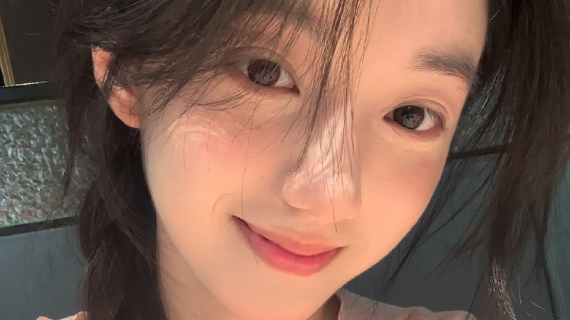 王毅会见塔吉克斯坦外长穆赫里丁